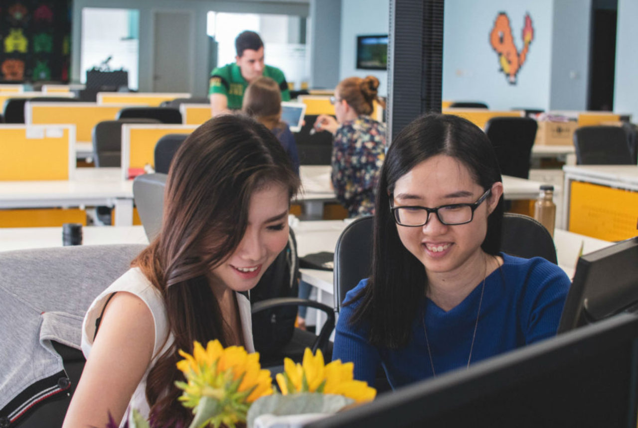 selective focus photography of two women in front of computer monitor-mimi-thian-tPxHQIZU2OQ-unsplash